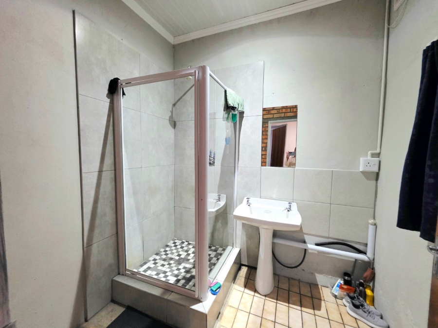 11 Bedroom Property for Sale in Brandwag Free State